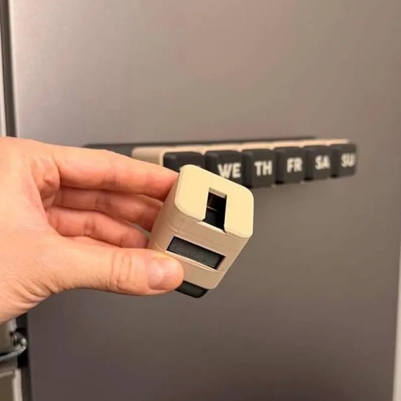 🎉💕Magnetic Weekly Pill Organizer